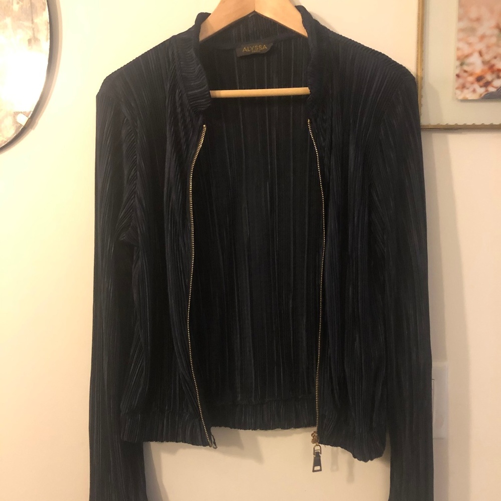 Pretty Deep Blue Ribbed Light Jacket